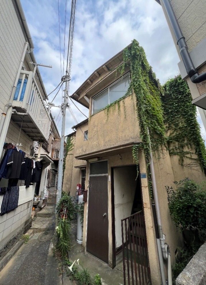 東京都板橋区板橋二丁目の再建築不可物件買取