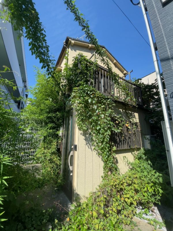 東京都荒川区東尾久8丁目の再建築不可物件買取