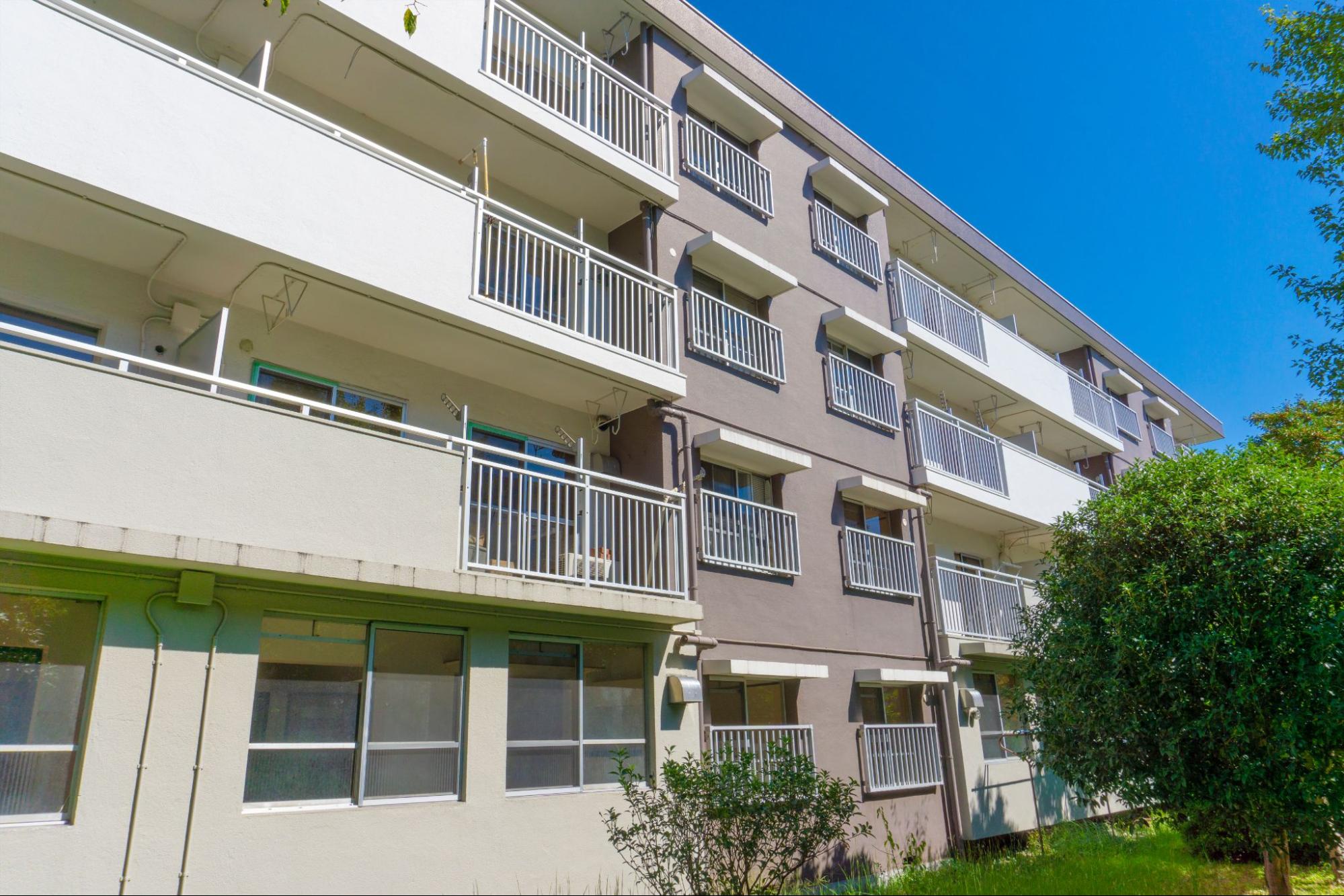 相続した中古マンションの売却完全ガイド｜手続き・税金・高く売るコツ