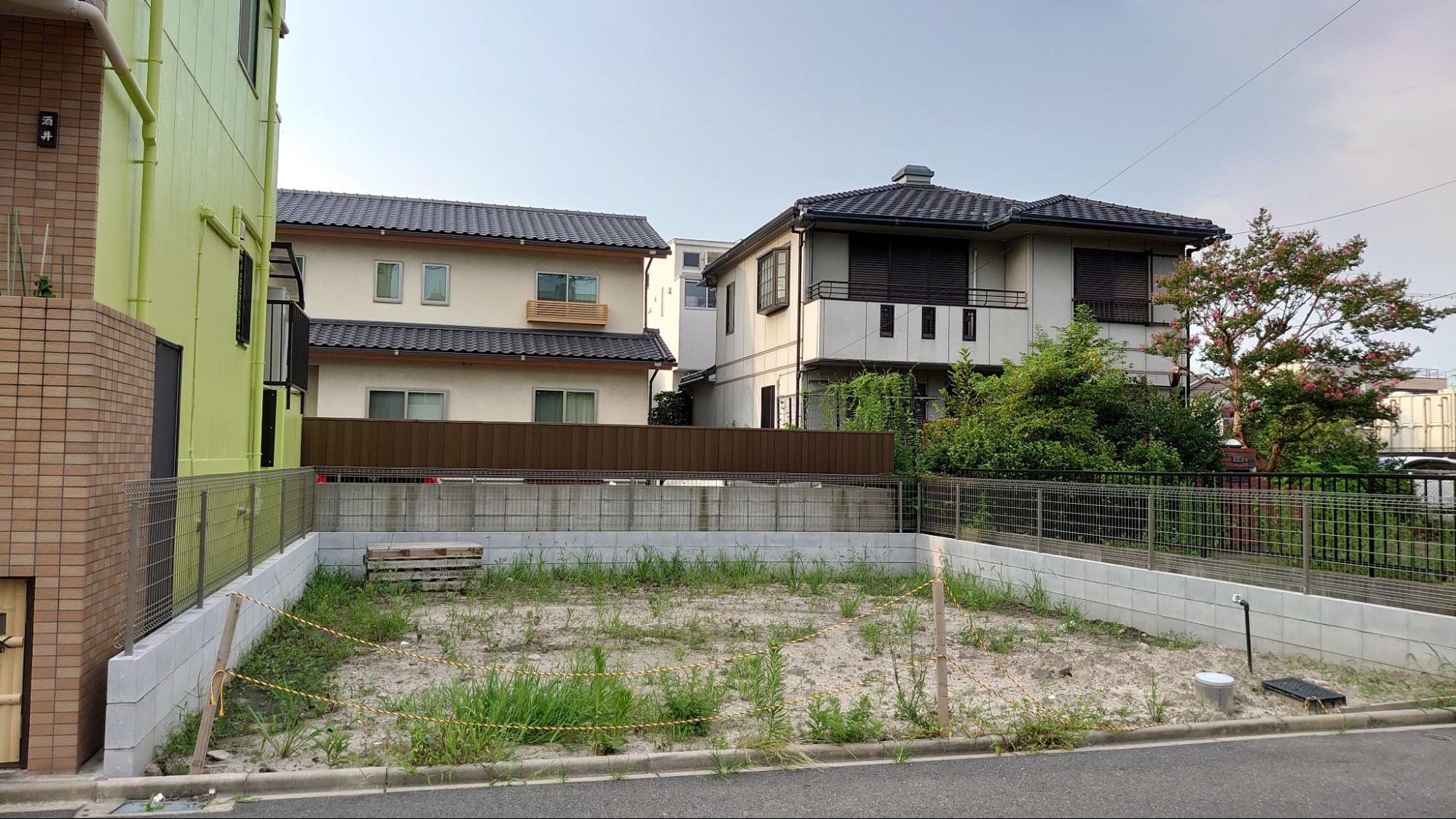 亡くなった人の土地を売る方法は？相続登記の流れと売却のポイント