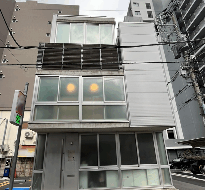 東京都台東区柳橋一丁目の空きビル