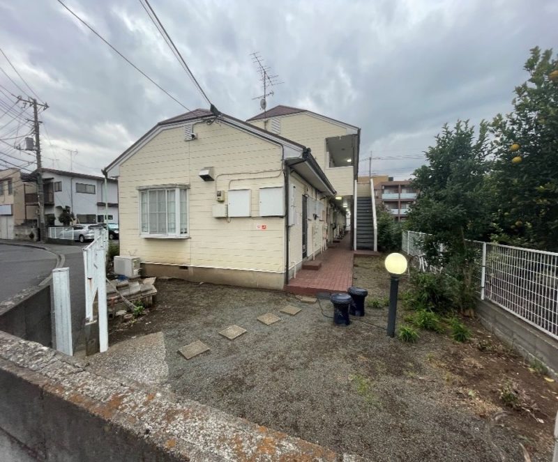 東京都調布市緑ケ丘二丁目の築古アパート買取