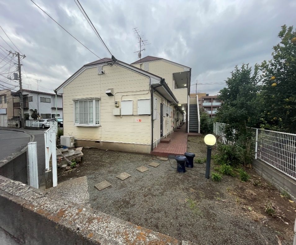 東京都調布市緑ケ丘二丁目の築古アパート買取