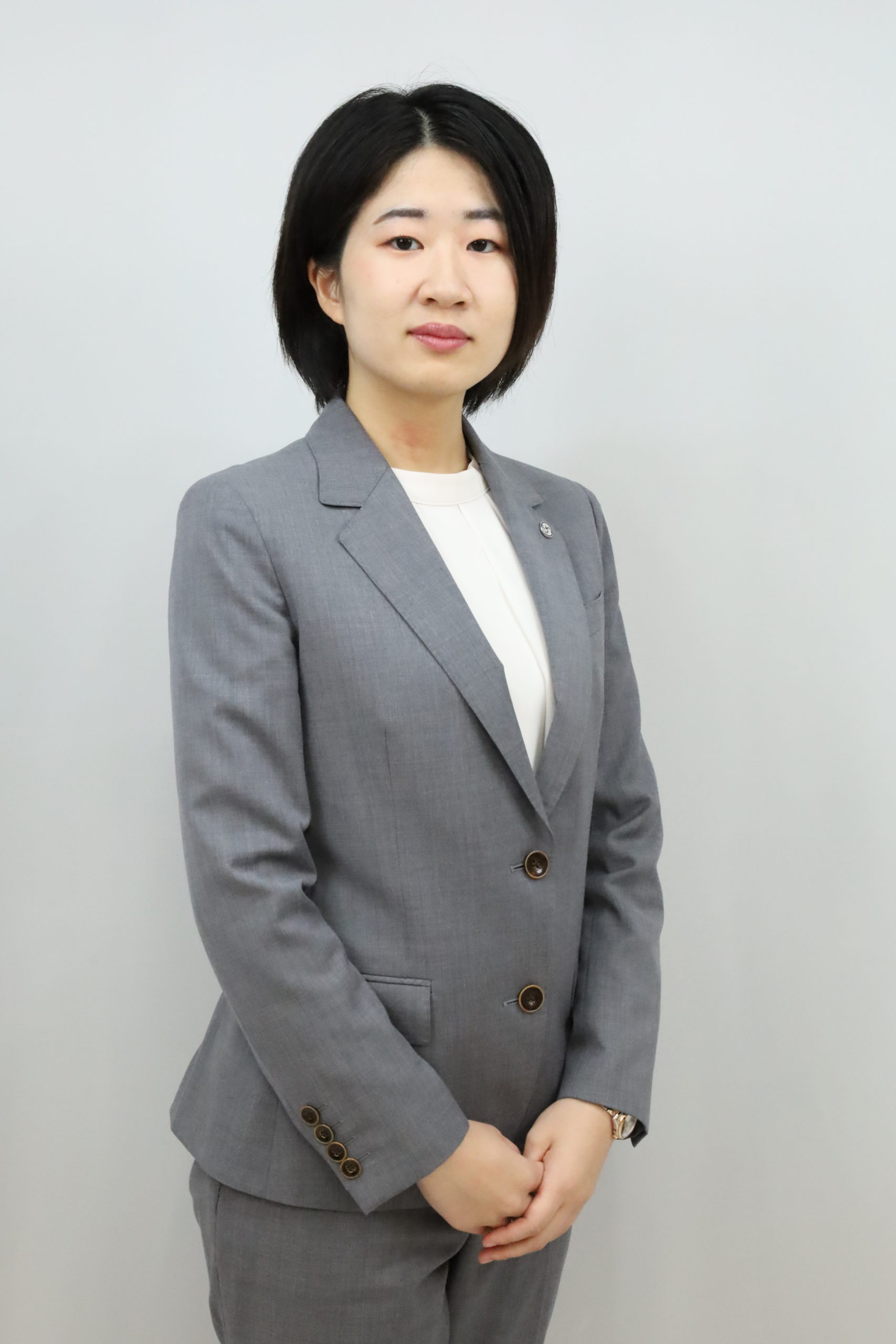 宅地建物取引士：仲摩 明音